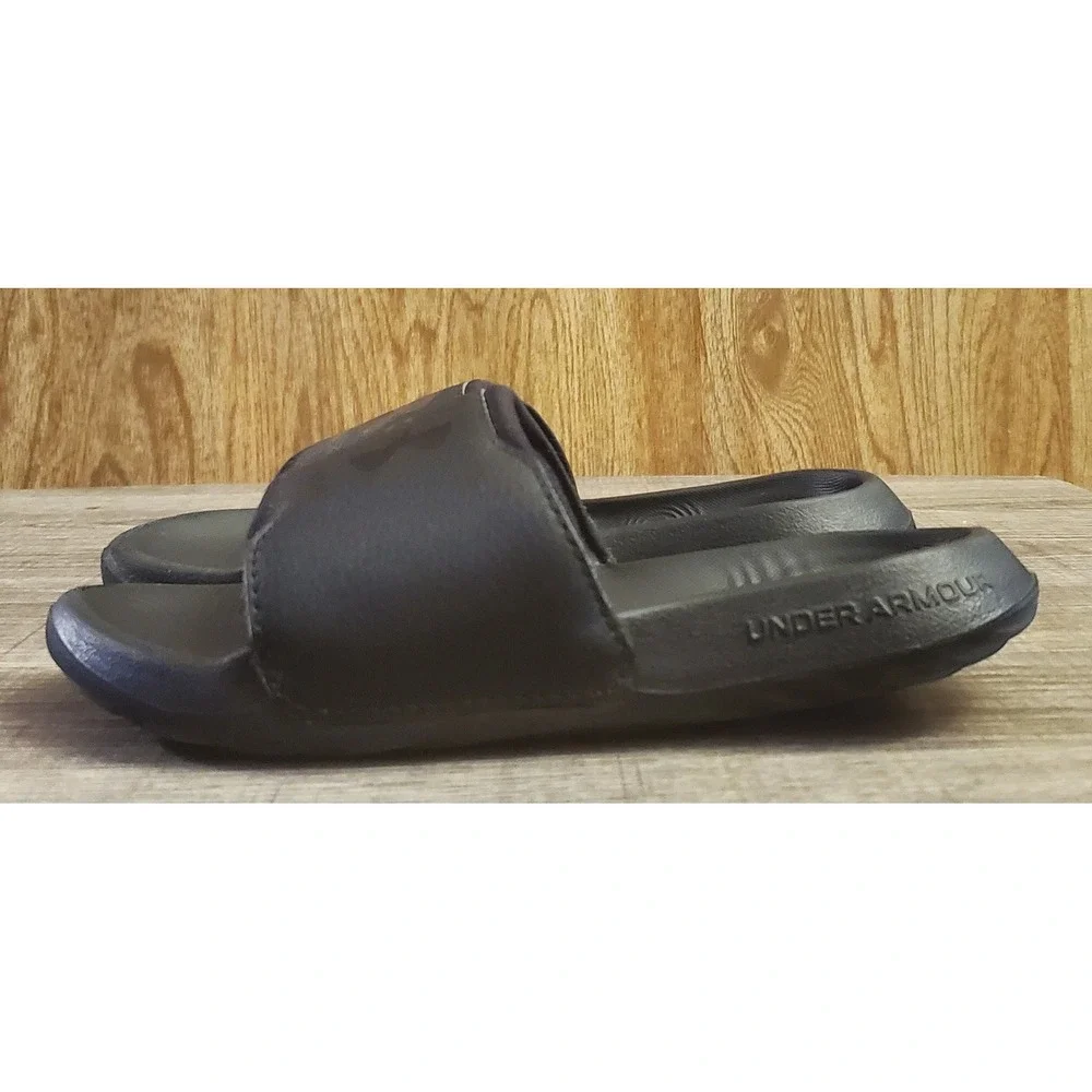 Under‎ Armour Ignite Select Slide Sandals Youth Size 1Y Black